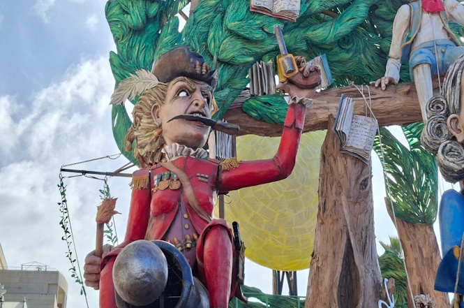 Matteo Raciti porta “Non scendo più”: disobbedienza e sogni tra gli alberi