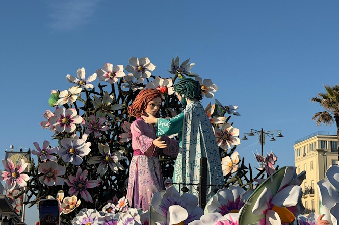 Un fiore ricolmo d'amore gratuito nel carro della famiglia Cinquini