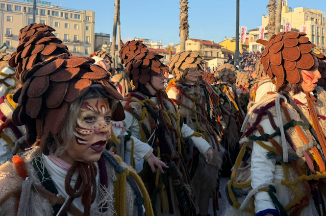 “In bocca al lupo” : Luca Bertozzi si ispira alla favola di Cappuccetto Rosso