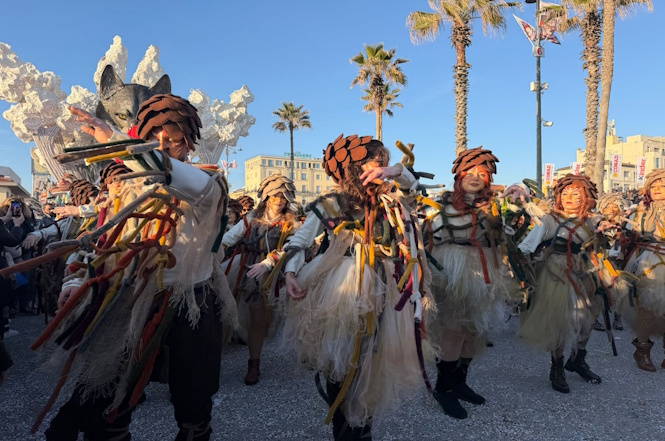 “In bocca al lupo” : Luca Bertozzi si ispira alla favola di Cappuccetto Rosso