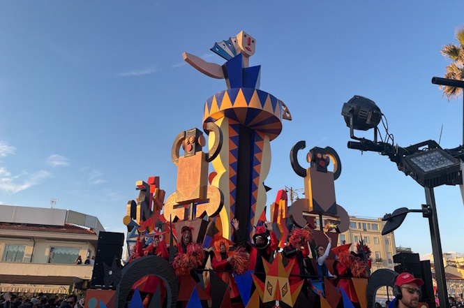 Luciano Tomei porta il “Carnevale futurista”: omaggio a Depero